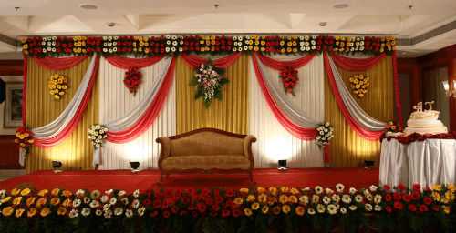 wedding-stage-cake-table-decoration